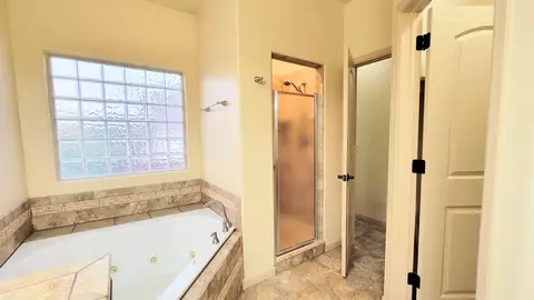 Bath - 986 St Peppin Dr, Fruita, CO 81521 photo 5 of 5
