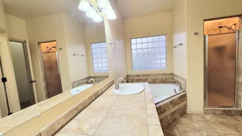 Bath - 986 St Peppin Dr, Fruita, CO 81521 photo 3 of 5