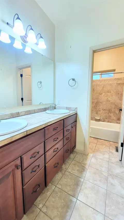 Bath - 986 St Peppin Dr, Fruita, CO 81521 photo 1 of 5