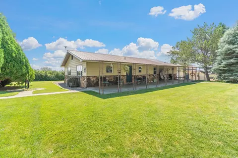 1425 13 Rd, Loma, CO 81524