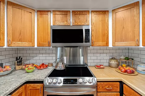 Kitchen - 261 N Cedar Ct, Fruita, CO 81521 photo 4 of 6