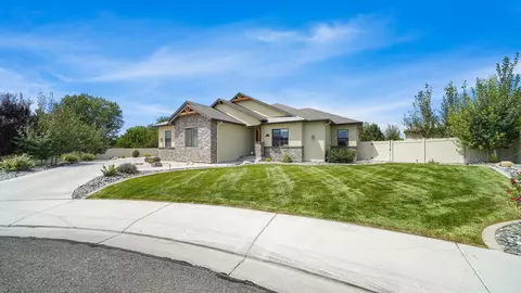 1403 Oak Creek Ave, Fruita, CO 81521