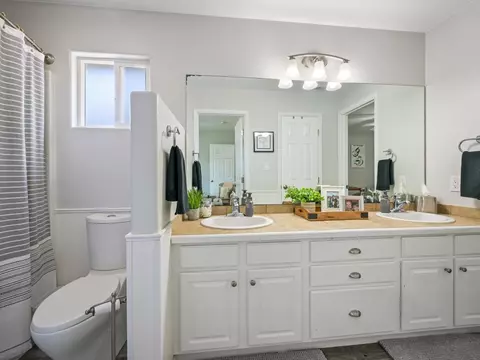 Bath - 357 N Bookcliff Ct, Fruita, CO 81521 photo 4 of 6