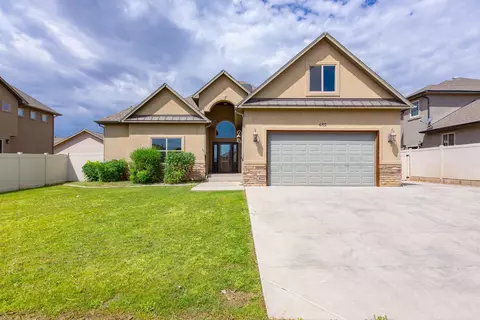 483 Logan Ln, Fruita, CO 81521