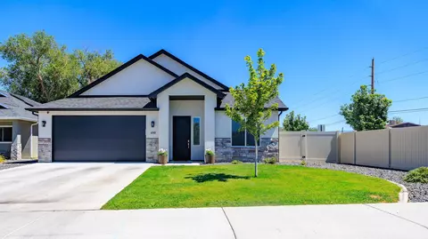 450 Fox Meadows Ct, Grand Junction, CO 81504