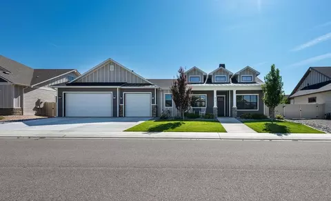 814 Red Apple Rd, Grand Junction, CO 81505