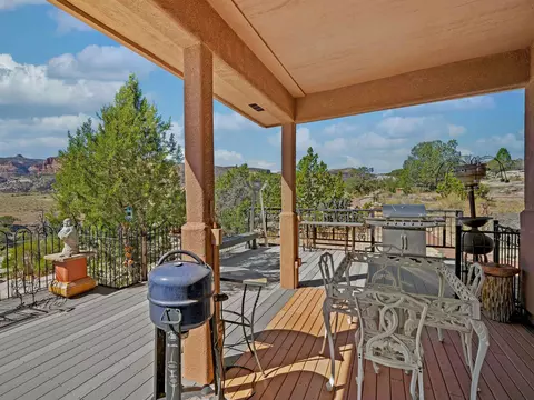 Exterior - 945 Prince Ct, Fruita, CO 81521 photo 2 of 4