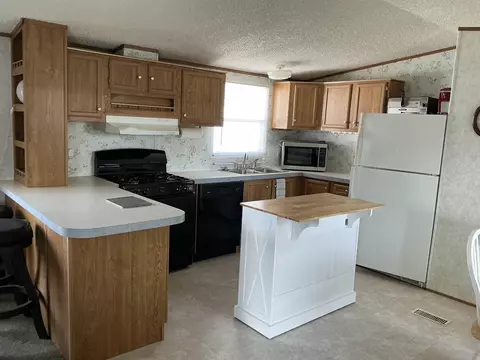 Kitchen - 3268 E Rd #90, Clifton, CO 81520 photo 2 of 3