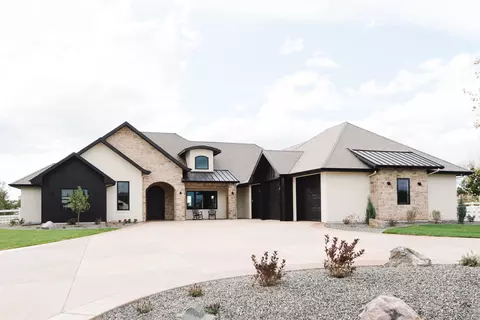 983 Farm House Rd, Grand Junction, CO 81505