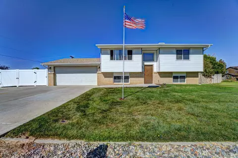 631 Hudson Bay Dr, Grand Junction, CO 81504