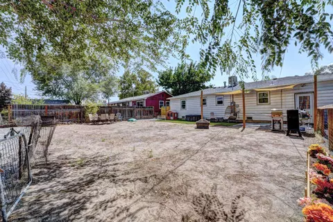 Exterior - 1039 E Aspen Ave, Fruita, CO 81521 photo 5 of 7