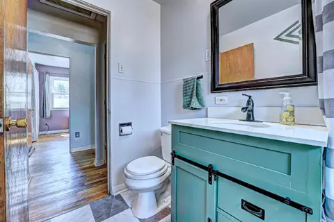 Bath - 1039 E Aspen Ave, Fruita, CO 81521 photo 1 of 2