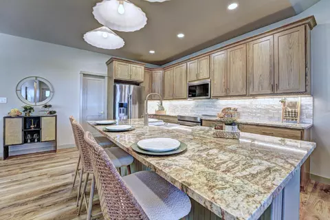 Kitchen - 2011 Korima Dr, Fruita, CO 81521 photo 2 of 5