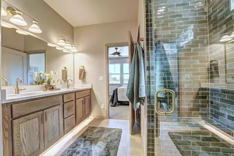 Bath - 2011 Korima Dr, Fruita, CO 81521 photo 2 of 4