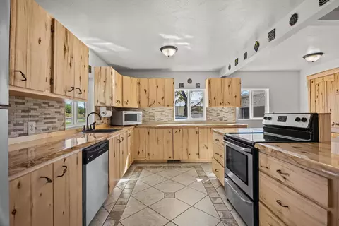 Kitchen - 1903 J Rd, Fruita, CO 81521 photo 4 of 5
