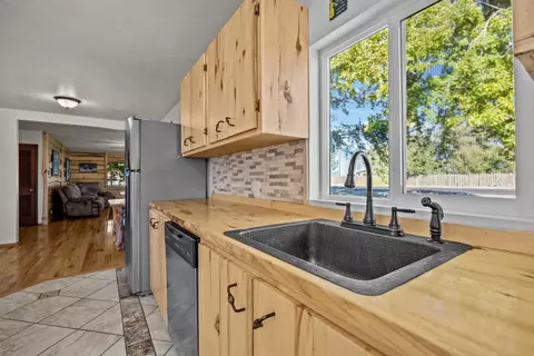 Kitchen - 1903 J Rd, Fruita, CO 81521 photo 3 of 5
