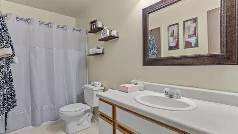 Bath - 804 W 812 W Cedar Ct, Fruita, CO 81521 photo 2 of 4