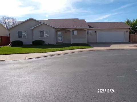 715 12 Willow Creek Rd, Grand Junction, CO 81505