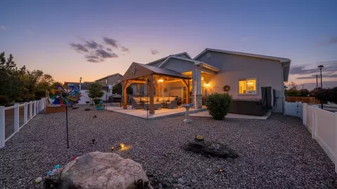 901 Hickory St, Fruita, CO 81521 photo 2