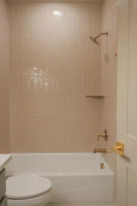 Bath - 961 Urique Ln, Fruita, CO 81521 photo 3 of 7