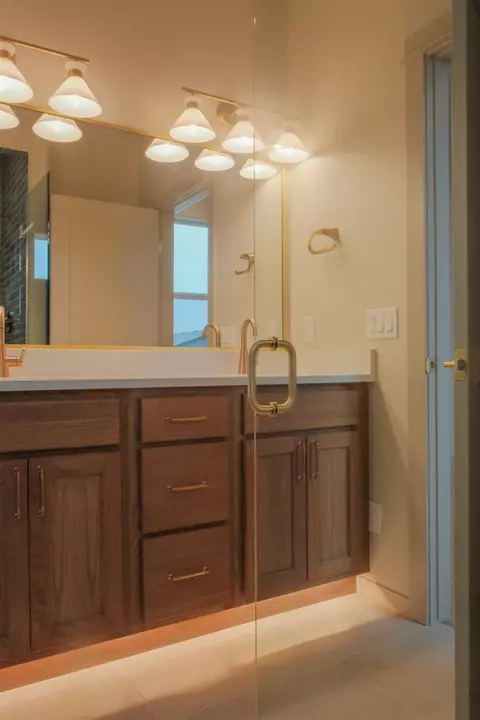 Bath - 961 Urique Ln, Fruita, CO 81521 photo 5 of 7