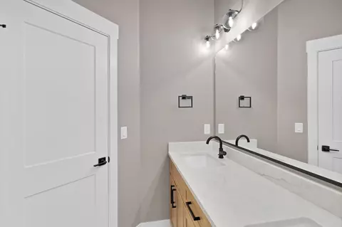 Bath - 1124 Sprocket Ct, Fruita, CO 81521 photo 4 of 5