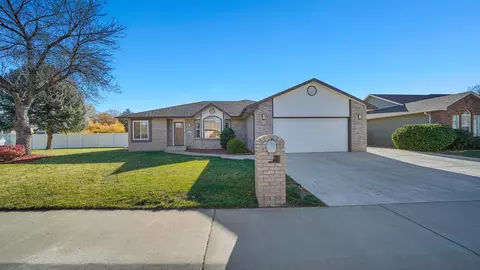 1631 Ptarmigan Ridge Ct, Grand Junction, CO 81506
