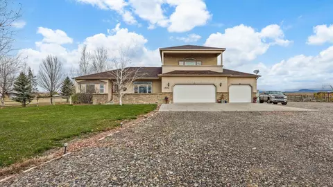 1792 12 Rd, Loma, CO 81524