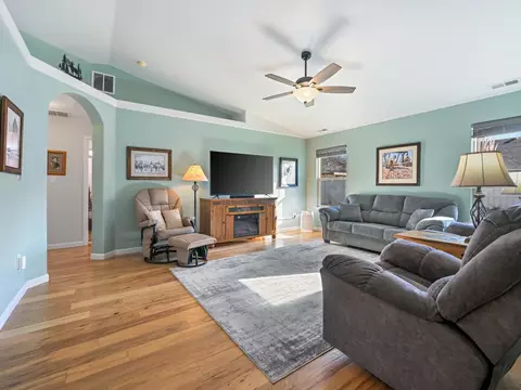 Living - 662 Darcy Jo Ln, Fruita, CO 81521 photo 4 of 4