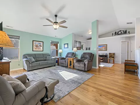 Living - 662 Darcy Jo Ln, Fruita, CO 81521 photo 2 of 4