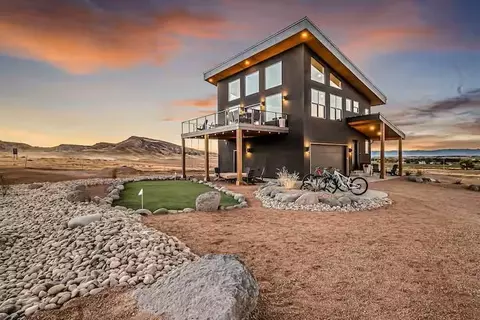 1260 Hawkeye Rd, Loma, CO 81524