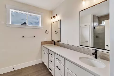 Bath - 1024 Snowdrop Ct, Fruita, CO 81521 photo 2 of 3