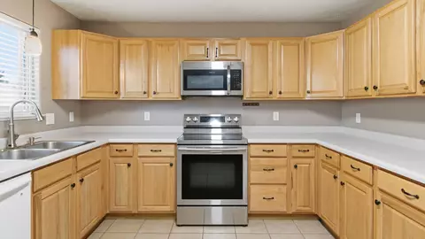 Kitchen - 760 Jasper Dr, Fruita, CO 81521 photo 4 of 4