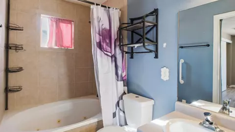 Bath - 760 Jasper Dr, Fruita, CO 81521 photo 2 of 3