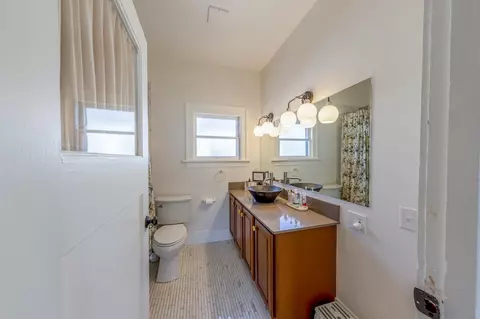 Bath - 317 W 4th St, Palisade, CO 81526 photo 1 of 1