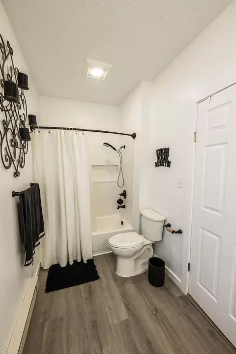 Bath - 323 E Concord Dr, Fruita, CO 81521 photo 2 of 3