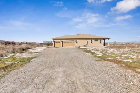 1305 Raymond Ct, Loma, CO 81524