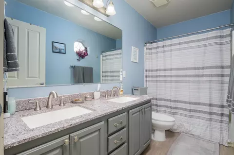 Bath - 1178 Windsor Park Dr, Fruita, CO 81521 photo 3 of 4