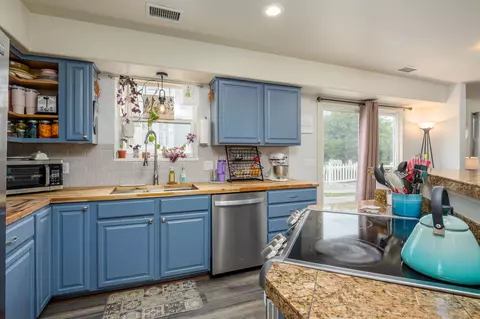 Kitchen - 1178 Windsor Park Dr, Fruita, CO 81521 photo 4 of 4