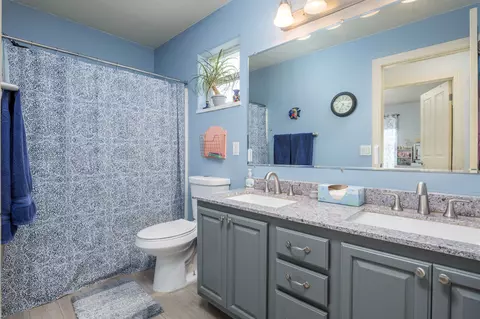 Bath - 1178 Windsor Park Dr, Fruita, CO 81521 photo 4 of 4