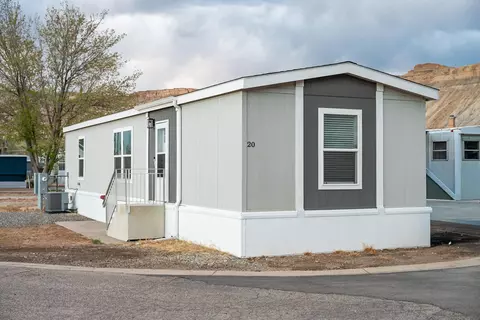 317 W 8th St #20, Palisade, CO 81526