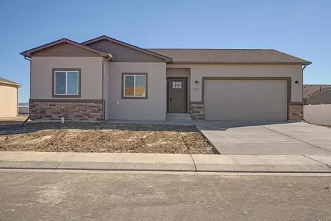 2135 Moon River Rd, Grand Junction, CO 81505
