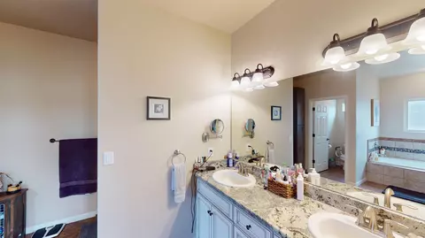 Bath - 952 Echo Canyon St, Fruita, CO 81521 photo 1 of 4