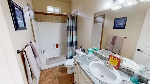 Bath - 952 Echo Canyon St, Fruita, CO 81521 photo 4 of 4