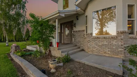 Exterior - 1456 17 Rd, Fruita, CO 81521 photo 5 of 10