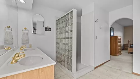 Bath - 1456 17 Rd, Fruita, CO 81521 photo 2 of 4