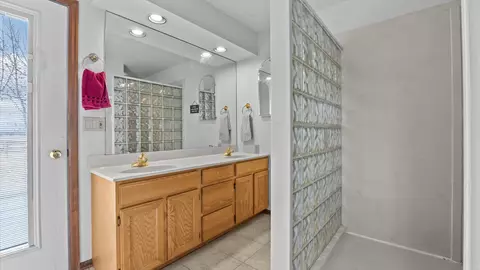 Bath - 1456 17 Rd, Fruita, CO 81521 photo 3 of 4