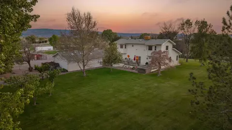 Exterior - 1456 17 Rd, Fruita, CO 81521 photo 2 of 10