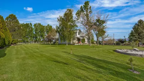 Exterior - 1456 17 Rd, Fruita, CO 81521 photo 3 of 10