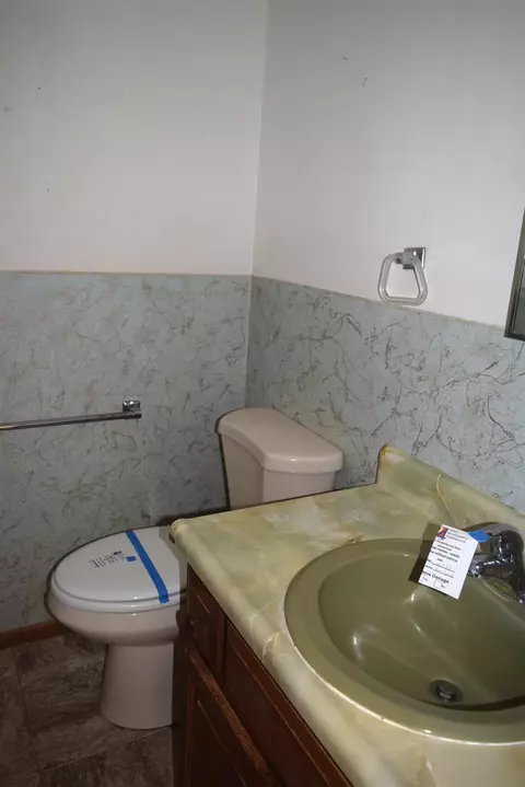 Bath - 4399 44 Rd, De Beque, CO 81630 photo 1 of 3